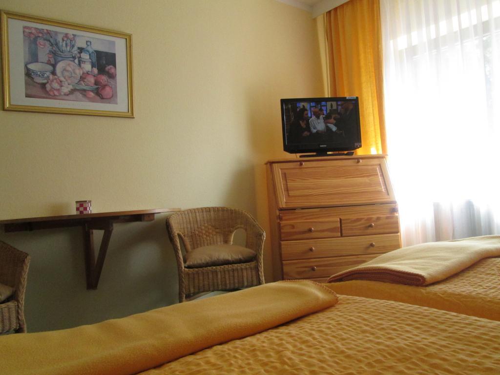 Frau Holle-Land-Hotel Witzenhausen Kamer foto